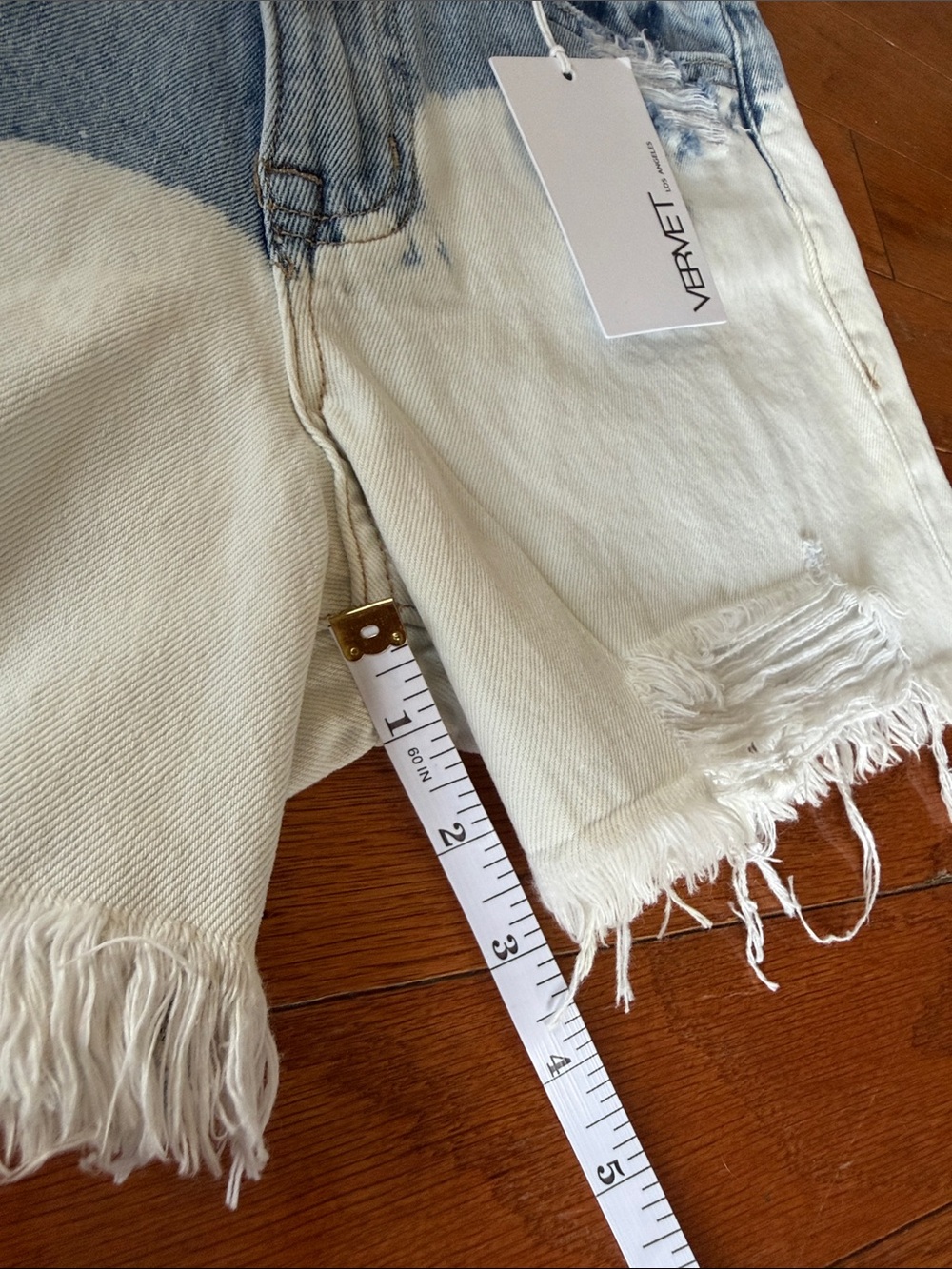 VERVET Distressed Two Tone Denim Shorts NWT Women’s XS High Rise Raw Hem - Picture 3 of 5